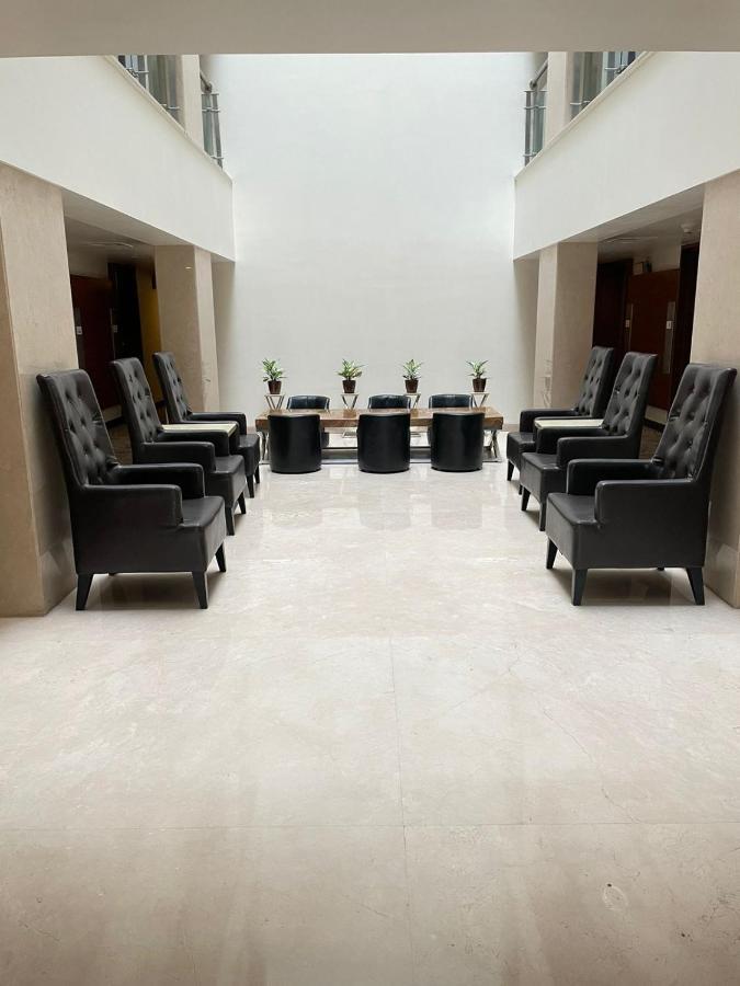 Paradigm Sarovar Portico Kākināda Екстериор снимка