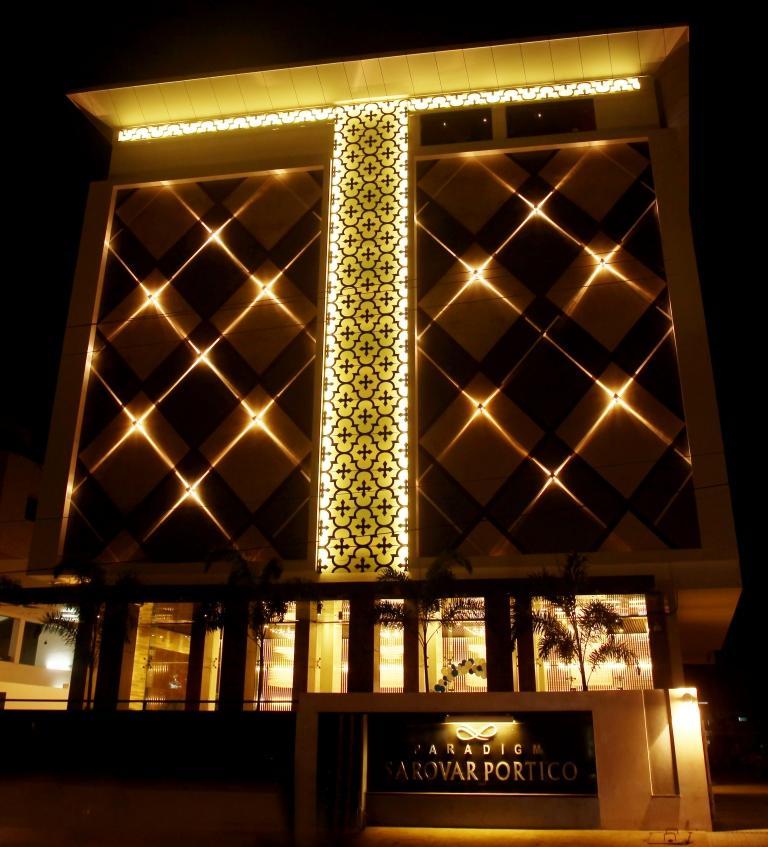 Paradigm Sarovar Portico Kākināda Екстериор снимка
