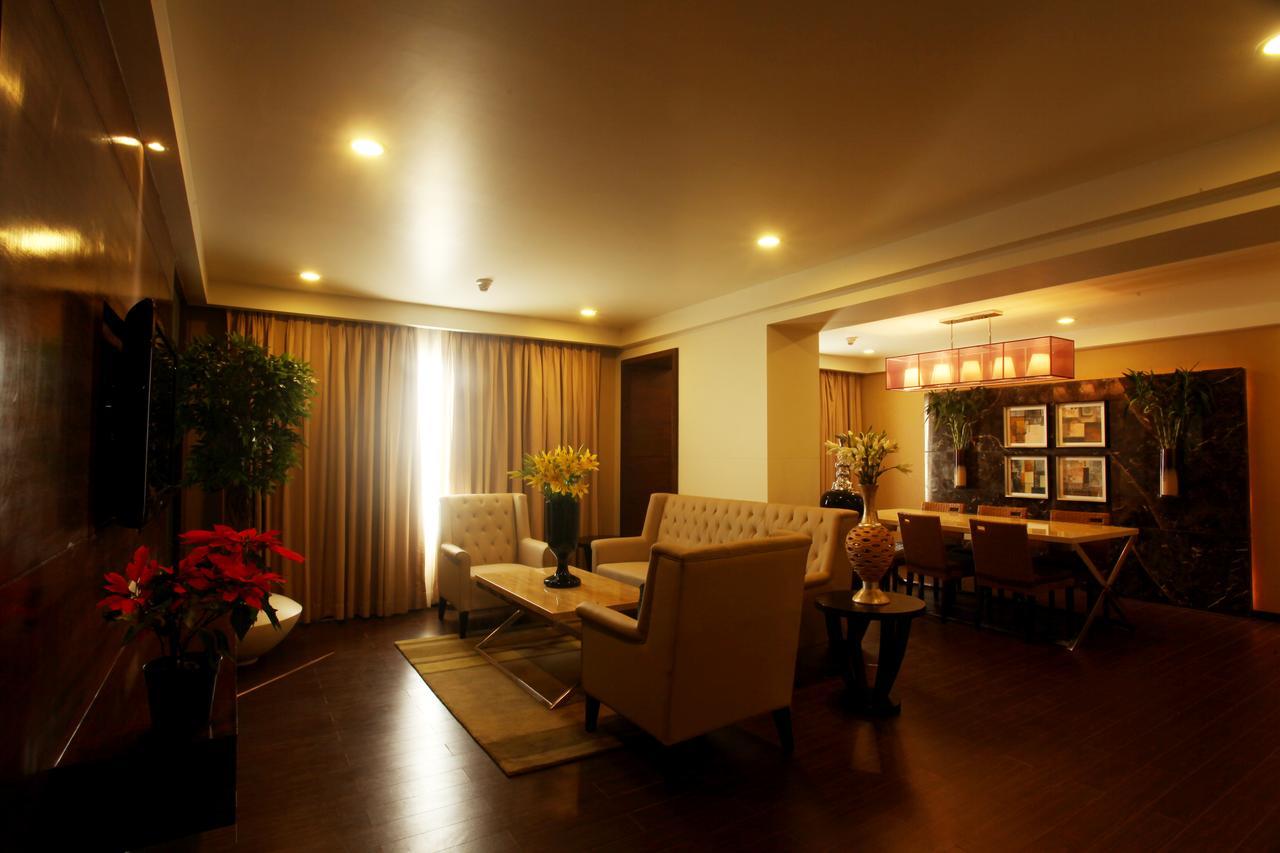 Paradigm Sarovar Portico Kākināda Екстериор снимка