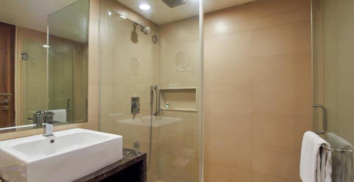 Paradigm Sarovar Portico Kākināda Екстериор снимка