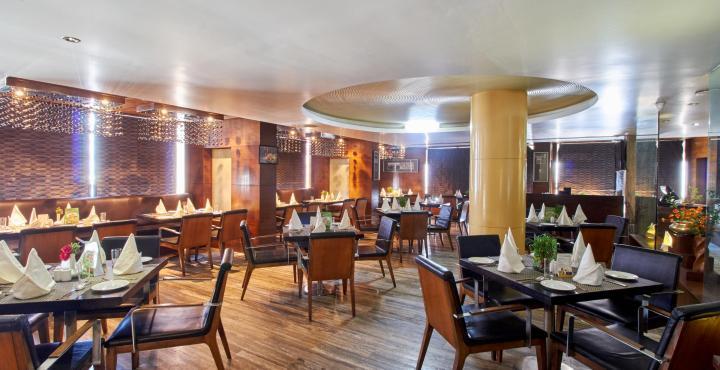 Paradigm Sarovar Portico Kākināda Екстериор снимка