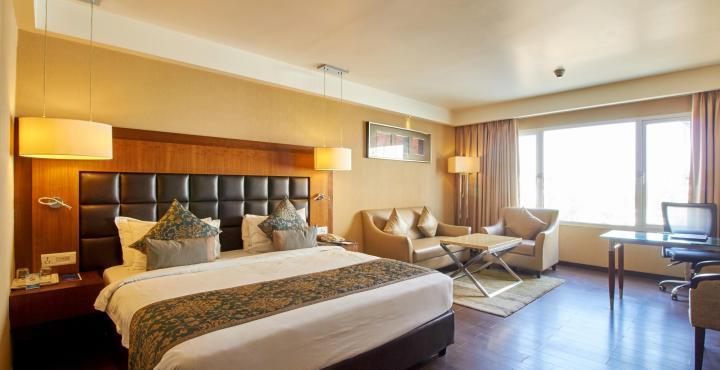Paradigm Sarovar Portico Kākināda Екстериор снимка
