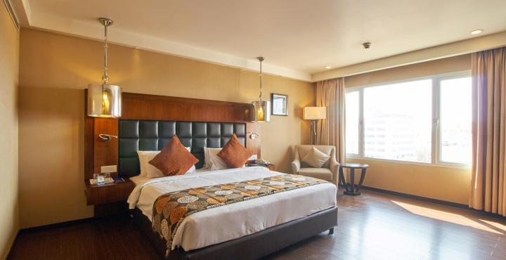 Paradigm Sarovar Portico Kākināda Екстериор снимка